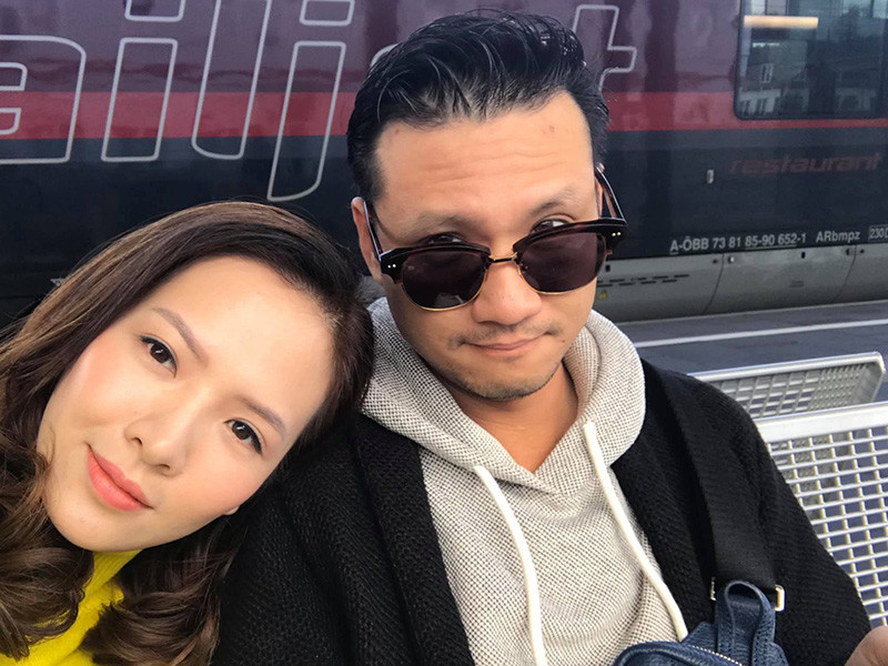 "Đến giờ phút này chúng em vẫn yêu thương nhau (hoặc tưởng là yêu thương nhau) và cơ bản 2 người vẫn không ngừng cố gắng vì người kia, để người kia bình yên, vui vẻ", Đan Lê tâm sự.