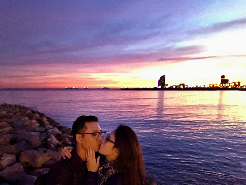 Cặp đôi vẫn giữ được sự ngọt ngào sau 1 thập kỷ về chung một nhà, có hai con trai chung.