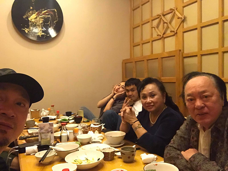 Sự ra đi của nghệ sĩ Trung Kiên là mất mát lớn đối với gia đình. Nhạc sĩ Quốc Trung cùng con gái Thiện Thanh đều viết tâm thư tiễn biệt.