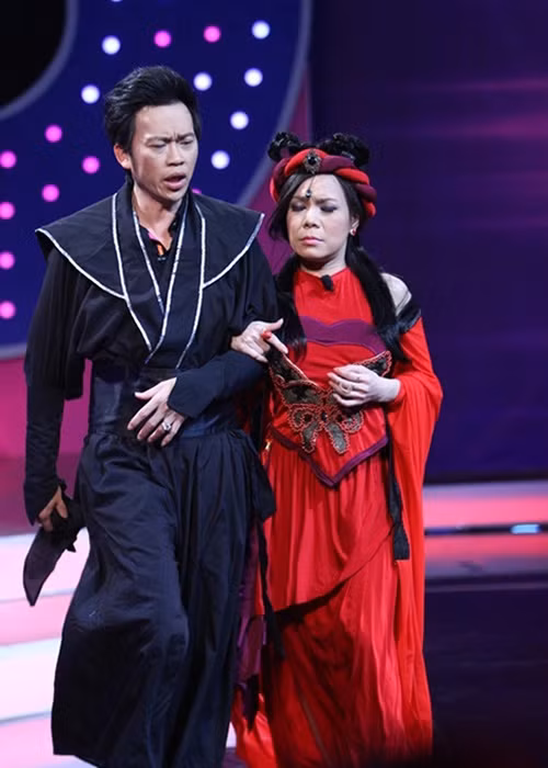 Việt Hương và Hoài Linh còn là cặp bài trùng trên sân khấu và màn ảnh cũng như trong gameshow. Ảnh: Đẹp