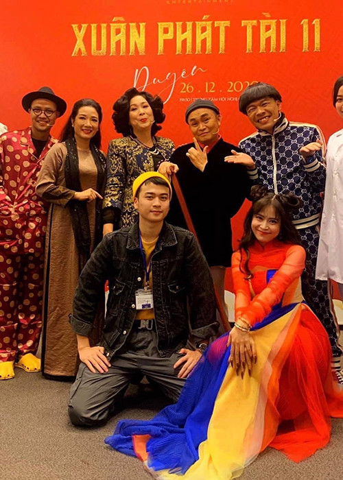 Hình ảnh nữ nghệ sĩ ở hậu trường buổi ghi hình cho một chương trình Tết Nguyên Đán 2021.