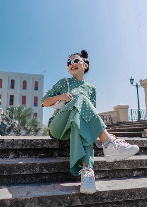 Tuy phủ nhận cát-sê 6.000 USD cho một show diễn nhưng Phương Mỹ Chi được cho có thu nhập không hề nhỏ.