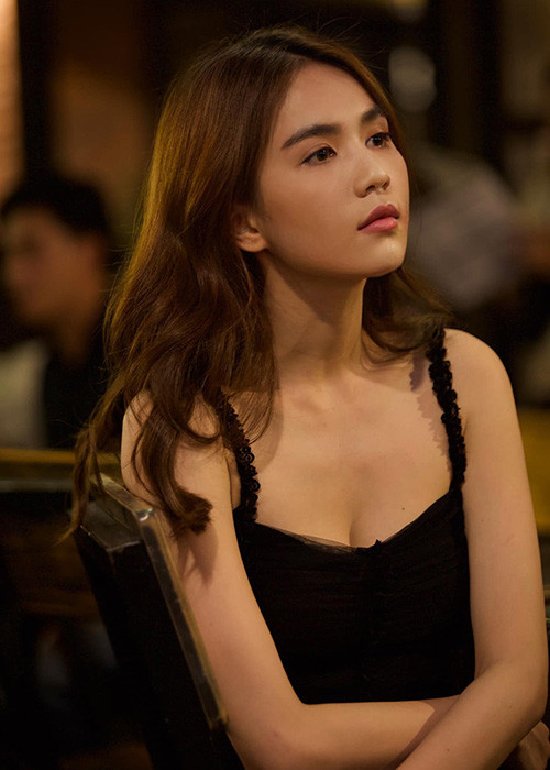 Trả lời báo chí, cậu ruột Ngọc Trinh cho rằng nữ người mẫu nói sai sự thật. “Nghe nó nói hận thù gia đình bên ngoại tôi cảm thấy rất buồn. Trong suy nghĩ của tôi, tôi không tin đó là những lời được phát ra từ đứa cháu ruột của mình”, ông nói.