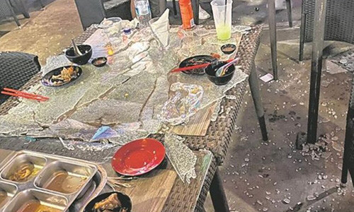 Mat ban kinh bi no khi an lau, thai do chu nha hang gay phan no