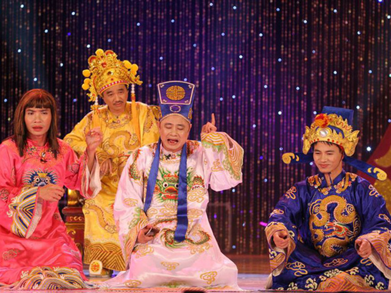 Công Lý, Tự Long và Xuân Bắc đều là gương mặt quen thuộc của Táo quân. Mới đây, cả ba xuất hiện ở hậu trường tập luyện Táo quân 2021. Công Lý, Tự Long và Xuân Bắc là nghệ sĩ nổi tiếng nên dàn nhóc tì nhà ba Táo này đều nhận được sự chú ý của khán giả.