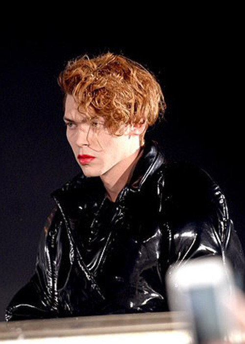 Madonna từng cùng Sophie đồng sáng tác ca khúc "Bitch I’m Madonna" ra mắt năm 2015.