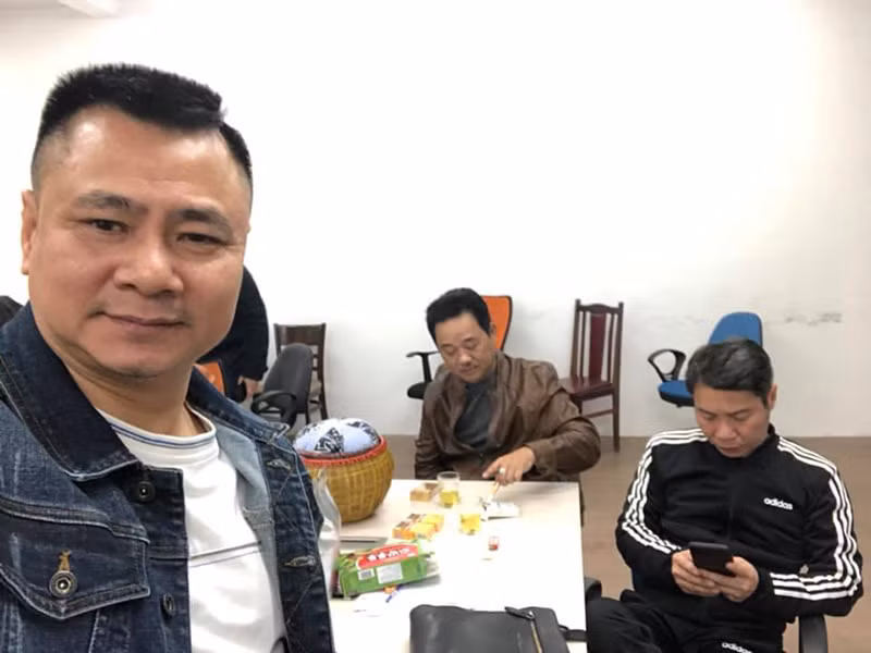 Chuyện ăn ngủ nghỉ của dàn nghệ sĩ nhận được sự chú ý của nhiều khán giả.