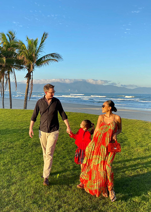 Mỗi khi có thời gian rảnh, doanh nhân Johan đưa vợ con đi du lịch. Anh cũng tranh thủ vừa đi làm vừa đi nghỉ dưỡng cùng gia đình nếu có dịp.