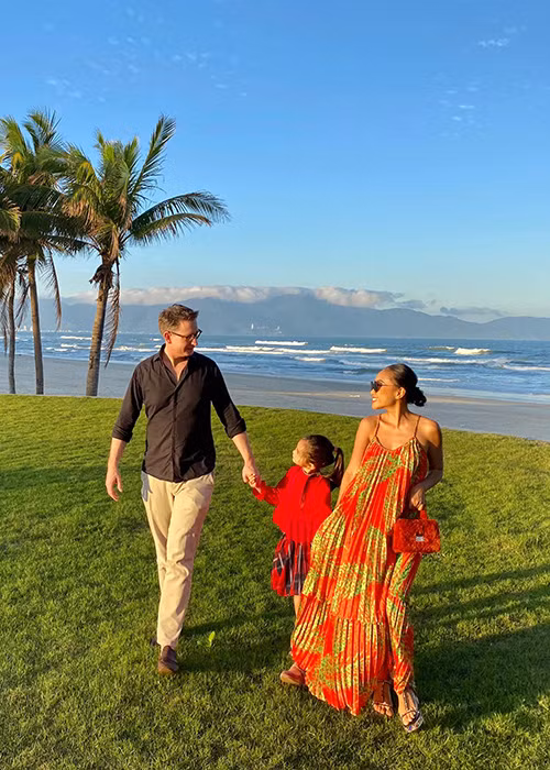 Mỗi khi có thời gian rảnh, doanh nhân Johan đưa vợ con đi du lịch. Anh cũng tranh thủ vừa đi làm vừa đi nghỉ dưỡng cùng gia đình nếu có dịp.