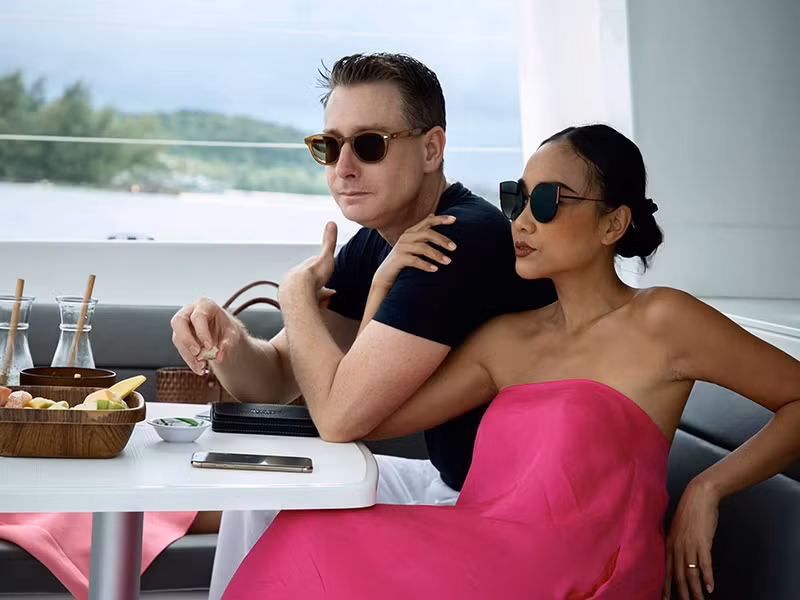 Nữ ca sĩ chia sẻ, cô hiểu được ông xã nghĩ gì để chia sẻ với anh, dù rằng hai ngôn ngữ khác nhau.