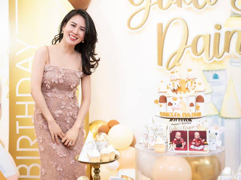 Ngọc Hương chưa trở lại công việc tiếp viên hàng không sau khi sinh con.