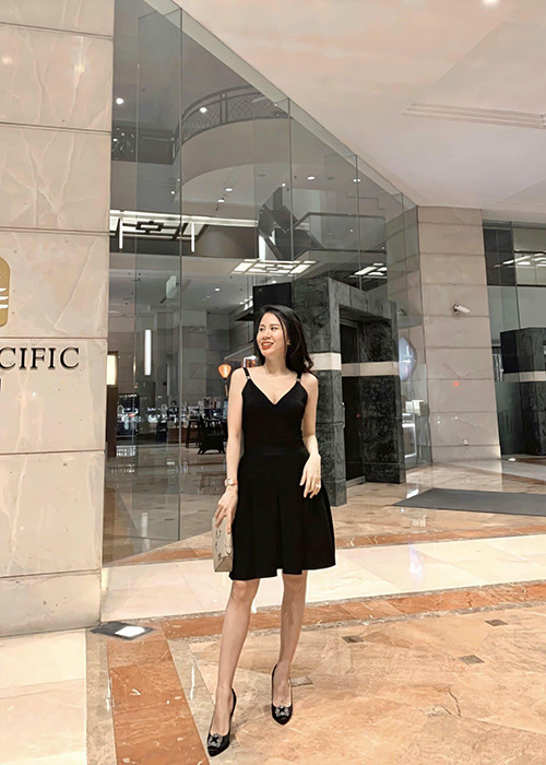 Ngọc Hương sở hữu vóc dáng thon gọn dù đã sinh đôi.