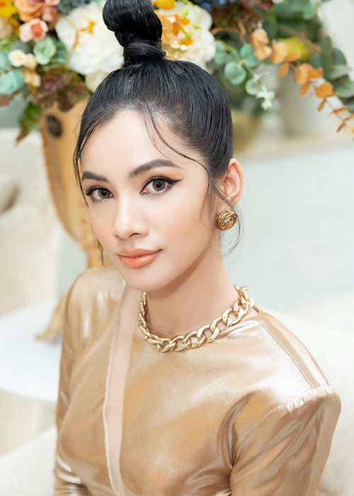 Cẩm Đan quen biết chồng cũ Lệ Quyên vào thời điểm tham gia Hoa hậu Việt Nam.