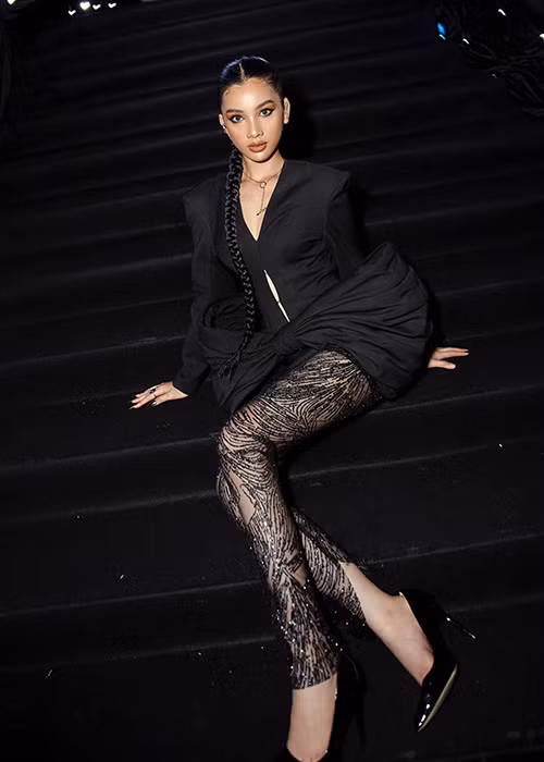 "Không đến mức đổi đời nhưng nhờ cuộc thi Hoa hậu Việt Nam cuộc đời tôi đã bước sang trang mới. Nếu như trước khi tham gia cuộc thi, tôi chưa từng được mời dự các show hay sự kiện, chụp ảnh quảng cáo, thì sau này đã khác", Cẩm Đan cho biết trên Đất Việt.