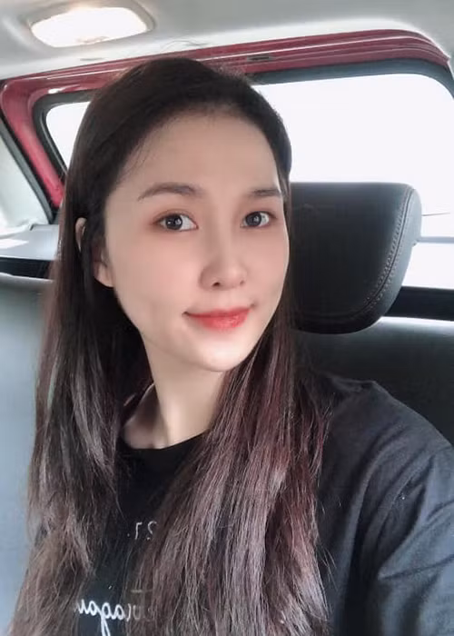 Thu Hạnh sở hữu nhan sắc xinh đẹp không kém hot girl.