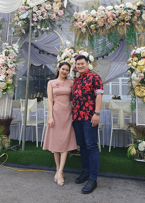 Bà xã của Dũng "hớn" sở hữu làn da trắng, vóc dáng cao ráo.