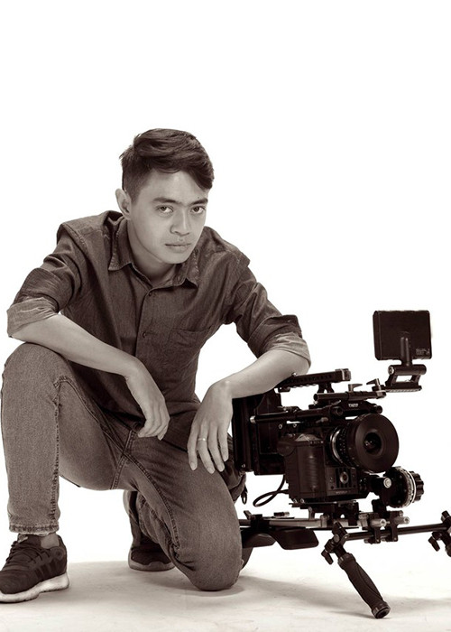 Hiếu Vick theo nghề đạo diễn giống bố. Anh cho biết, bản thân chưa bao giờ dùng danh tiếng của bố hay nhờ vả ai xin việc. Ảnh: PLO