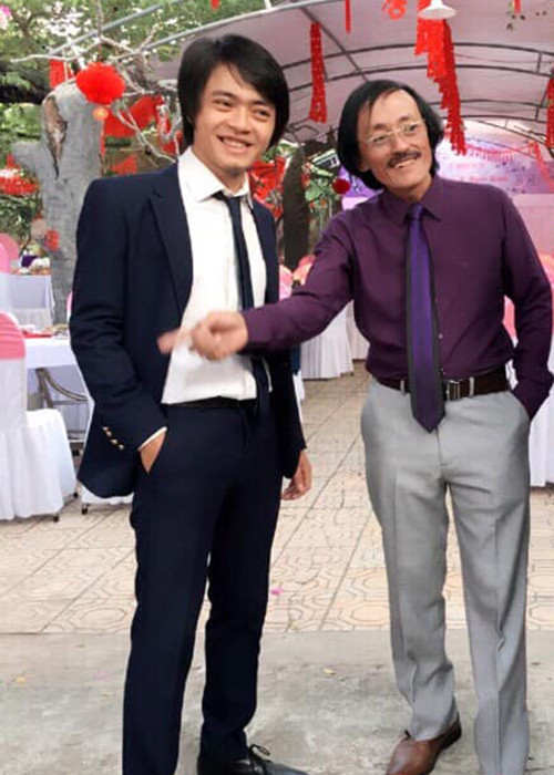 Sau khi bố mẹ ly hôn, con trai của nghệ sĩ Giang Còi sống cùng bà nội. Trong mắt Hiếu Vick, bố anh là người nghiêm khắc, cực đoan, không như hình ảnh hài hước trên phim.