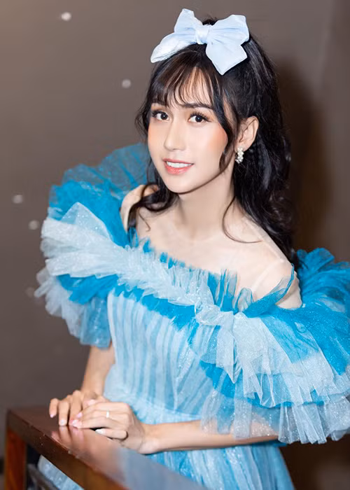 Nữ ca sĩ đang tìm kiếm tình yêu đích thực.