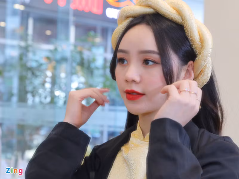 Có mặt trong dàn phù dâu, Quỳnh Kool khoe nhan sắc xinh đẹp. Ảnh: Zing