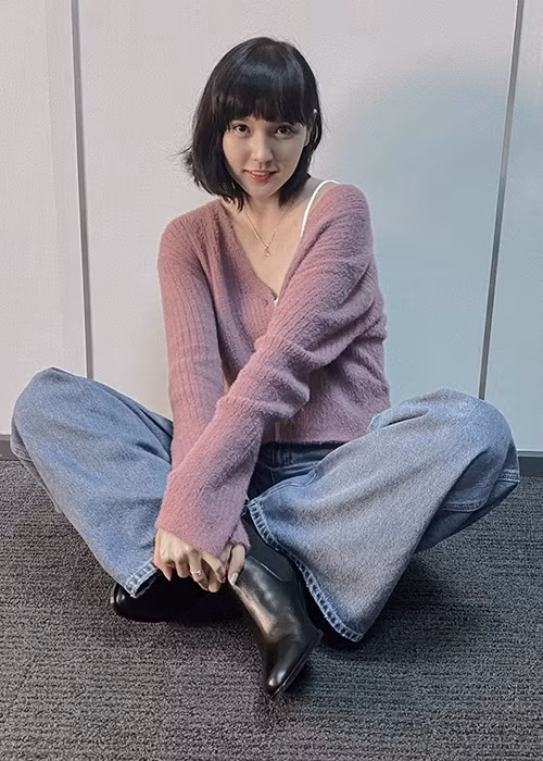 Gần đây, Hải Tú vướng nghi vấn là tiểu tam khiến Sơn Tùng M-TP và Thiều Bảo Trâm chia tay sau 8 năm bí mật hẹn hò. Vì tin đồn này, Hải Tú ngày càng có nhiều antifan. Những người không thích Hải Tú còn tấn công các nhãn hàng cô làm đại diện.