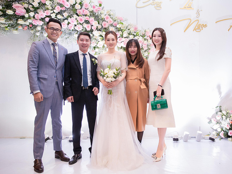 Á hậu Thụy Vân dự tiệc cưới của Ngọc Hà - Công Lý.