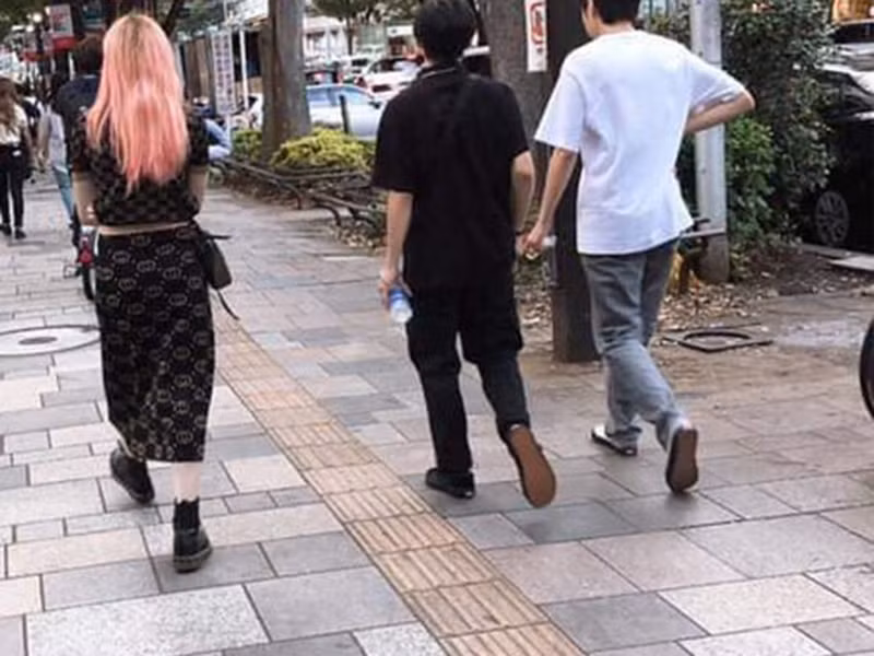 Sơn Tùng M-TP từng chỉ theo dõi Thiều Bảo Trâm trên mạng xã hội Instagram.