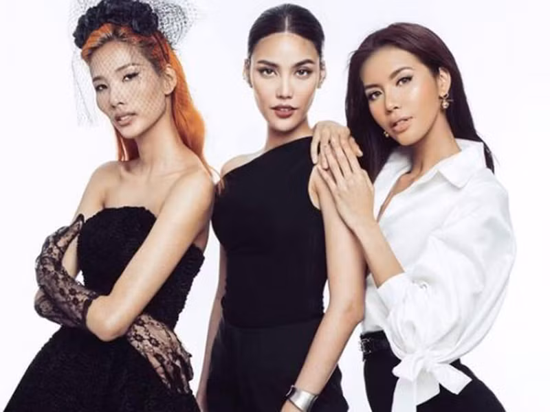 Năm 2017, Minh Tú và Hoàng Thùy từng ngồi ghế nóng chương trình The Face. Ảnh: Ngôi sao