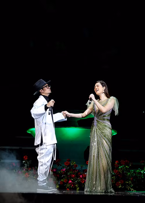 Thu Phương còn kết hợp với Hà Lê (trong ảnh) và Bằng Kiều.