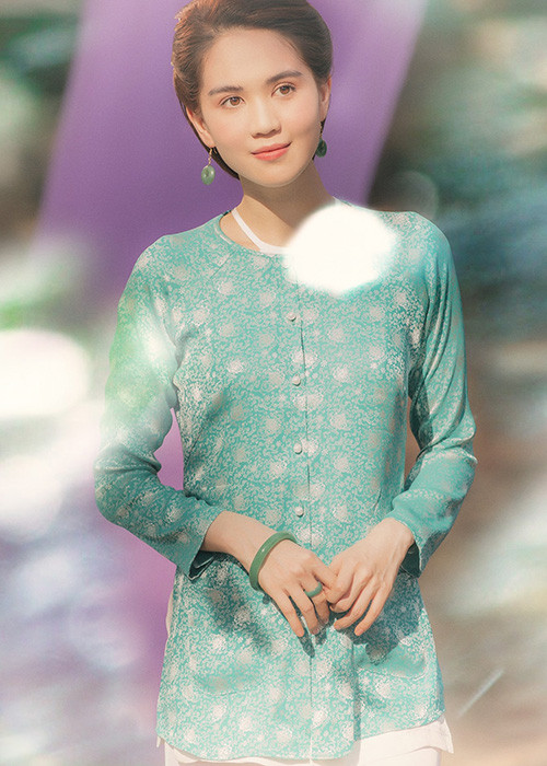 Mặc áo bà ba khi đóng MV "Cung đàn vỡ đôi", Ngọc Trinh gây thương nhớ cho cánh mày râu.