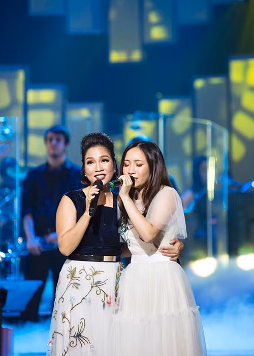 Mỹ Anh - con gái chung của Anh Quân và Mỹ Linh đam mê ca hát. Em từng tự đảm nhận các khâu như sản xuất, hòa âm, chơi nhạc cụ, thu âm, đạo diễn cho MV đầu tay mang tên "Got you".