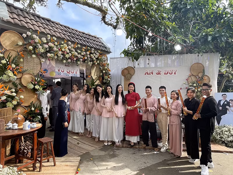 Dàn hoa hậu, á hậu làm phù dâu cho Thúy An có Đỗ Mỹ Linh, Phương Nga...