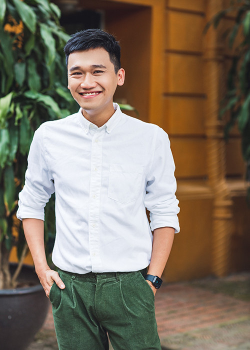 Nhờ vai Mr. Cần Trô và Cao Minh Bách, Xuân Nghị đổi đời. Anh chia sẻ trên Lao động, sau bộ phim “Ngày ấy mình đã yêu”, anh mua được căn nhà ở mức trung bình, thuộc dạng bình dân.