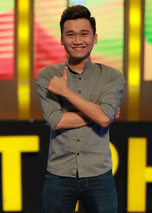 Xuân Nghị từng ở phòng trọ khoảng 12m2 thuê khoảng 1,8 triệu/ tháng. Trước đó, anh thuê một nơi chỉ để ngủ. “Nhà trọ hồi đó thuê là 500.000 đồng, tôi ở cùng với dân lao động và sinh viên nghèo. Đêm ngủ, chuột chạy qua người”, Xuân Nghị cho hay.