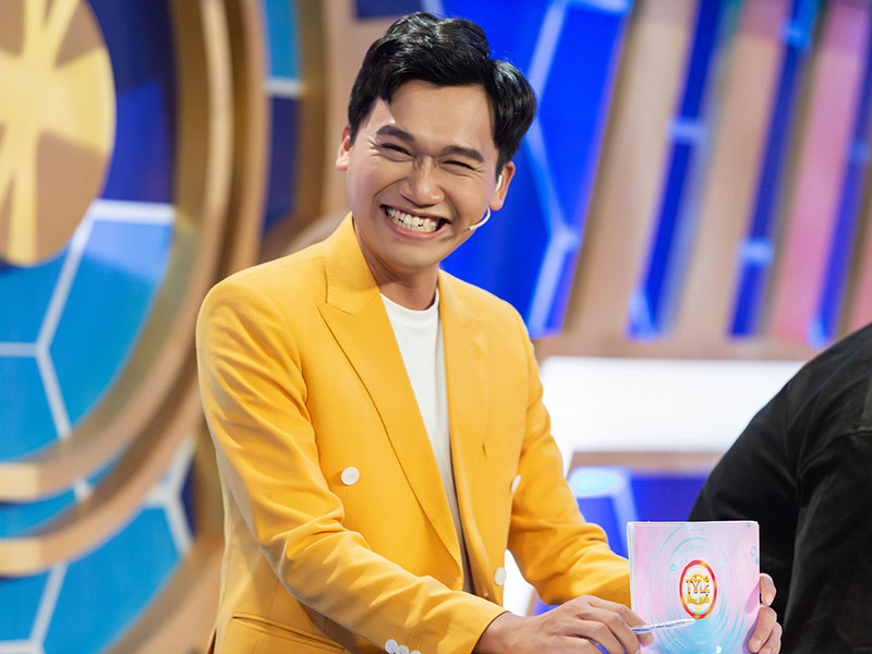 Mới đây, thông tin Xuân Nghị từ chối đóng Táo quân 2021 gây chú ý. Chia sẻ trên Tiền Phong, nam diễn viên cho biết, lịch làm việc của anh kín, ngày 24/1 mới có thể ra Hà Nội trong khi ngày 26/1 chương trình đã ghi hình.