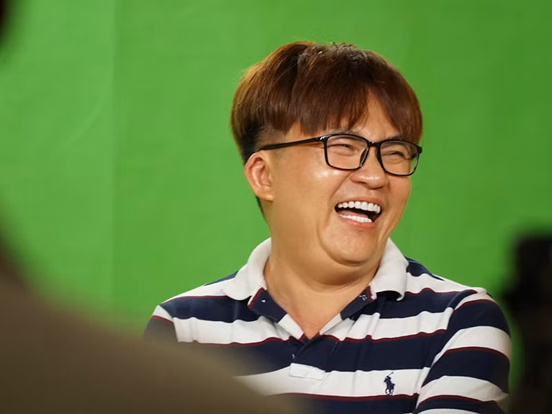 Bầu không khí tập luyện cho Táo Xuân của các nghệ sĩ vừa nghiêm túc nhưng cũng không kém phần hài hước.