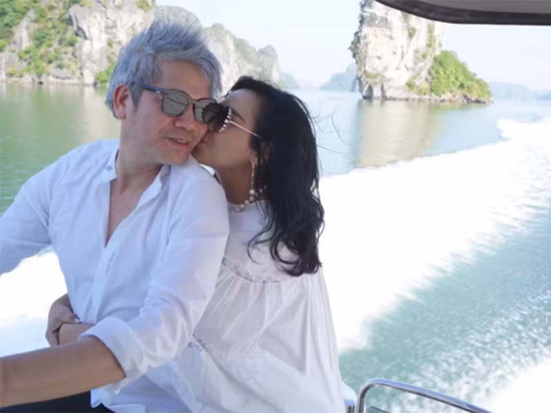 Cả hai được khen xứng đôi vừa lứa. Trong khi Thanh Lam là diva có nhan sắc mặn mà, bạn trai của cô là bác sĩ nhãn khoa khá nổi tiếng.