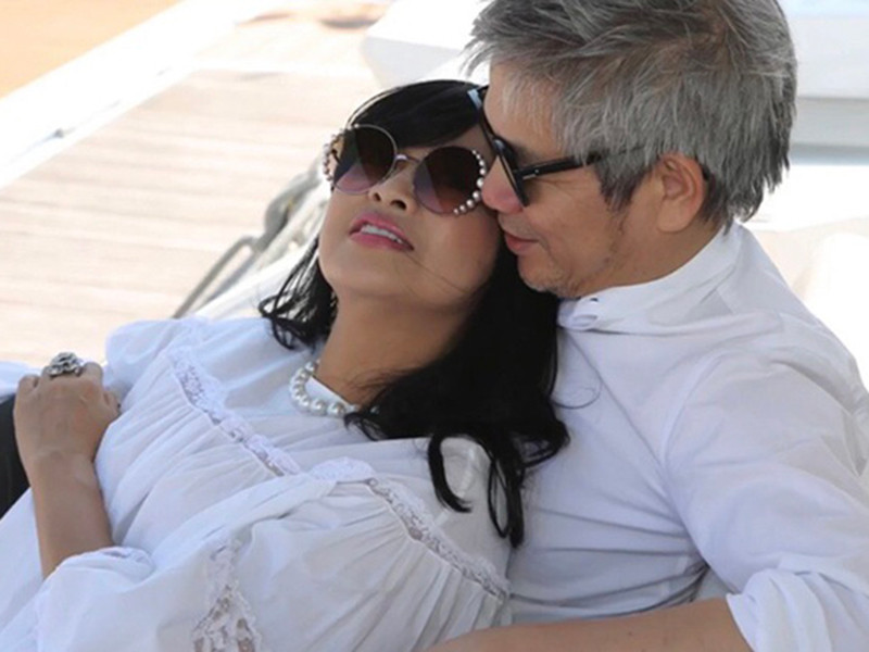 Tháng 6/2020, Thanh Lam công khai mối quan hệ tình cảm với bác sĩ Bùi Tiến Hùng khiến không ít người bất ngờ.