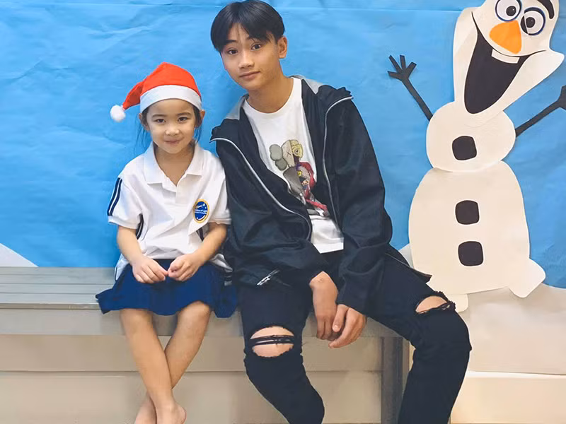 Sonic rất yêu thương em gái.