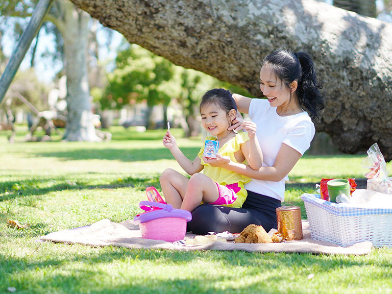 "Nàng Út Ráng" sinh con gái Yvona ở Mỹ.