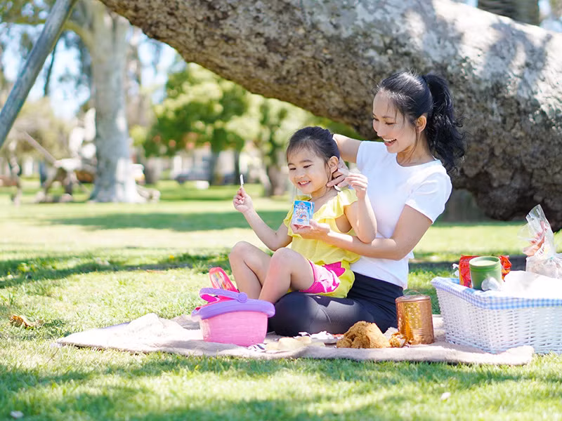 "Nàng Út Ráng" sinh con gái Yvona ở Mỹ.