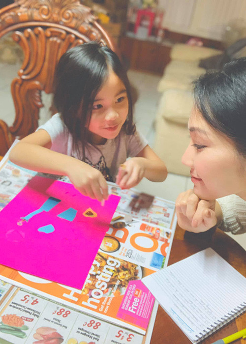 Con gái của Kim Hiền đốn tim người hâm mộ nữ diễn viên bởi vẻ ngoài dễ thương.