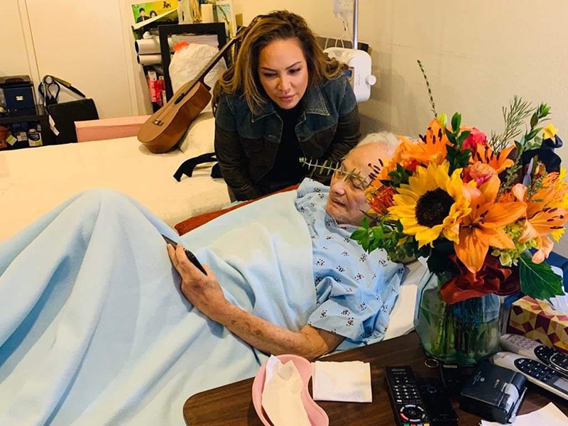 Nhiều nghệ sĩ không thể viếng nhạc sĩ Lam Phương do ở Việt Nam. Một trong số đó là nữ ca sĩ Thanh Hà.