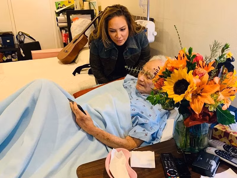 Nhiều nghệ sĩ không thể viếng nhạc sĩ Lam Phương do ở Việt Nam. Một trong số đó là nữ ca sĩ Thanh Hà.