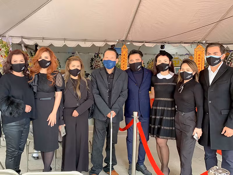 Nhạc sĩ Lam Phương qua đời ở Mỹ vào ngày 22/12/2020, hưởng thọ 83 tuổi.