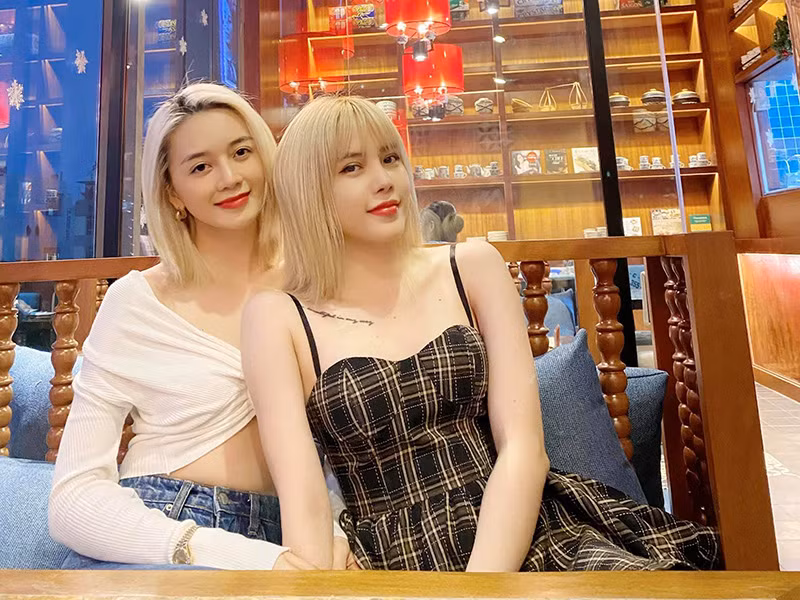 Vóc dáng gợi cảm của chị gái Thiều Bảo Trâm Voc dang goi cam cua chi gai Thieu Bao Tram