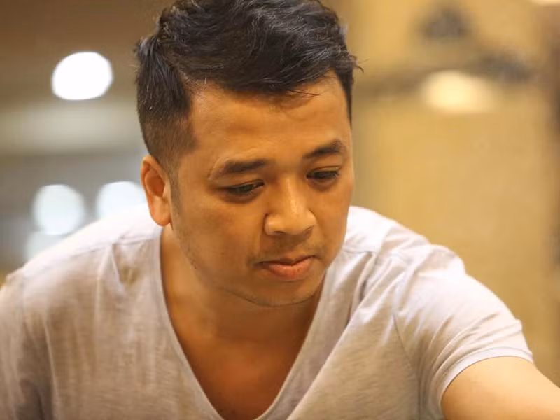 Theo Tri thức trẻ, tác giả “Nơi tình yêu bắt đầu” có một cô con gái và một cậu con trai.