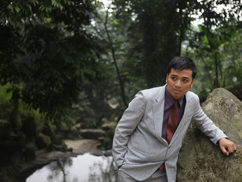 Tiến Minh chia sẻ trên VTV rằng nghề diễn viên là đam mê lớn, nhạc sĩ chỉ là nghề tay ngang. Vì thế, đến một ngày nào đó hết vốn âm nhạc, anh vui vẻ chấp nhận và sống trọn vẹn với nghề diễn viên.