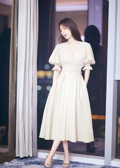 Lý Phi Nhi vẫn đều đặn xuất hiện trong các dự án nghệ thuật.