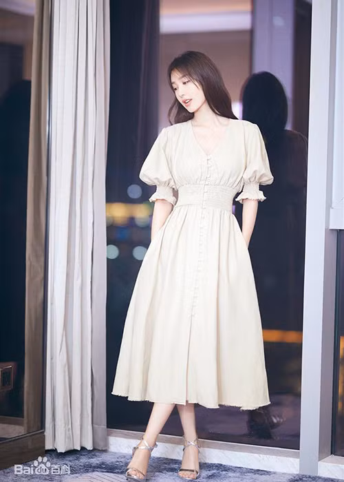 Lý Phi Nhi vẫn đều đặn xuất hiện trong các dự án nghệ thuật.